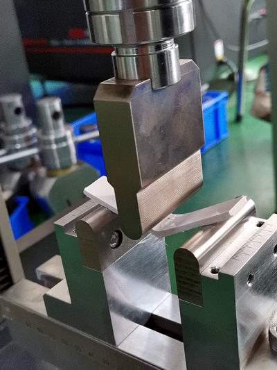 ?正一新材的PED纖維增強(qiáng)塑料彎曲試驗(yàn)機(jī)測試報告